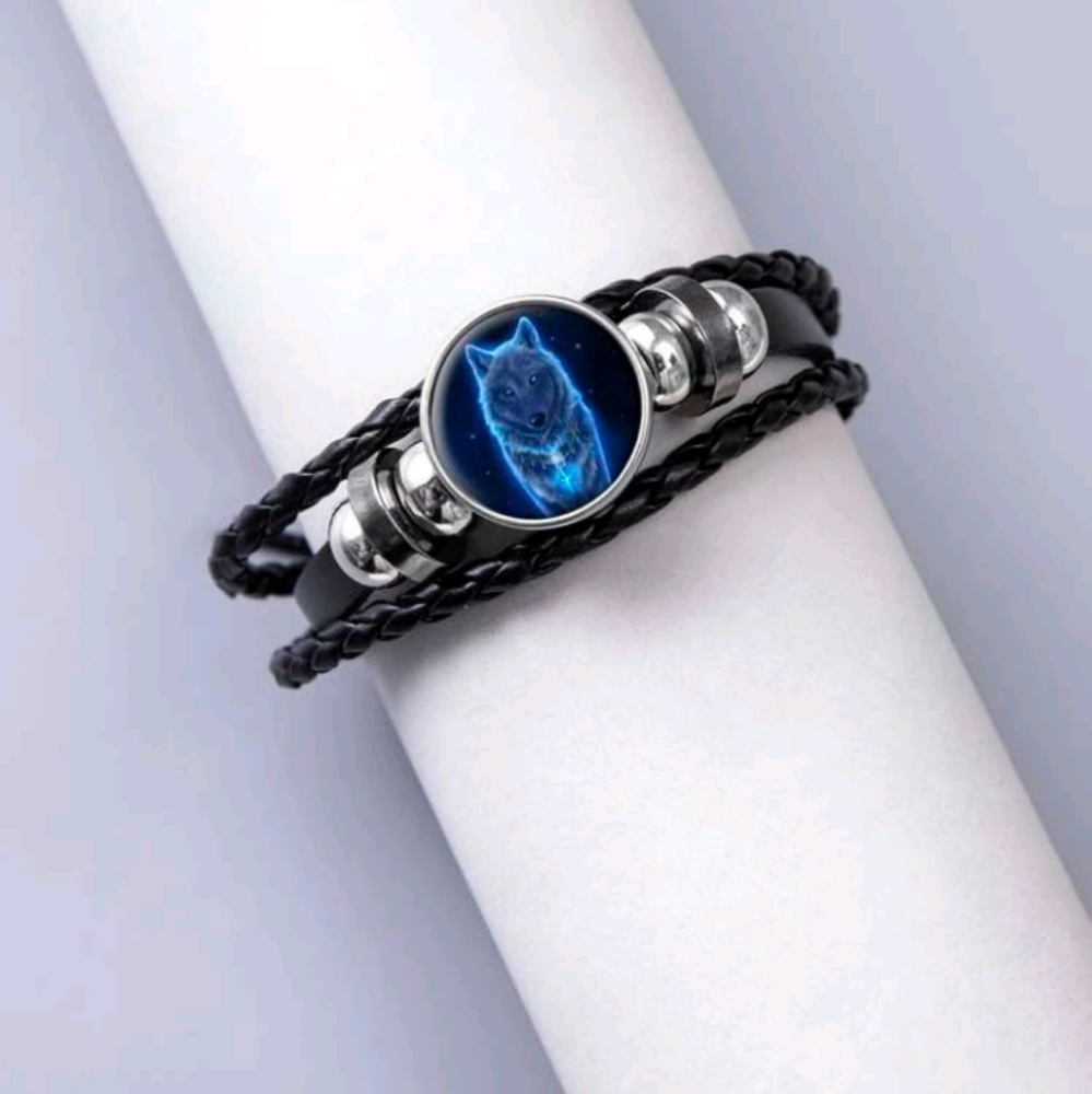 Wolf adjustable bracelet